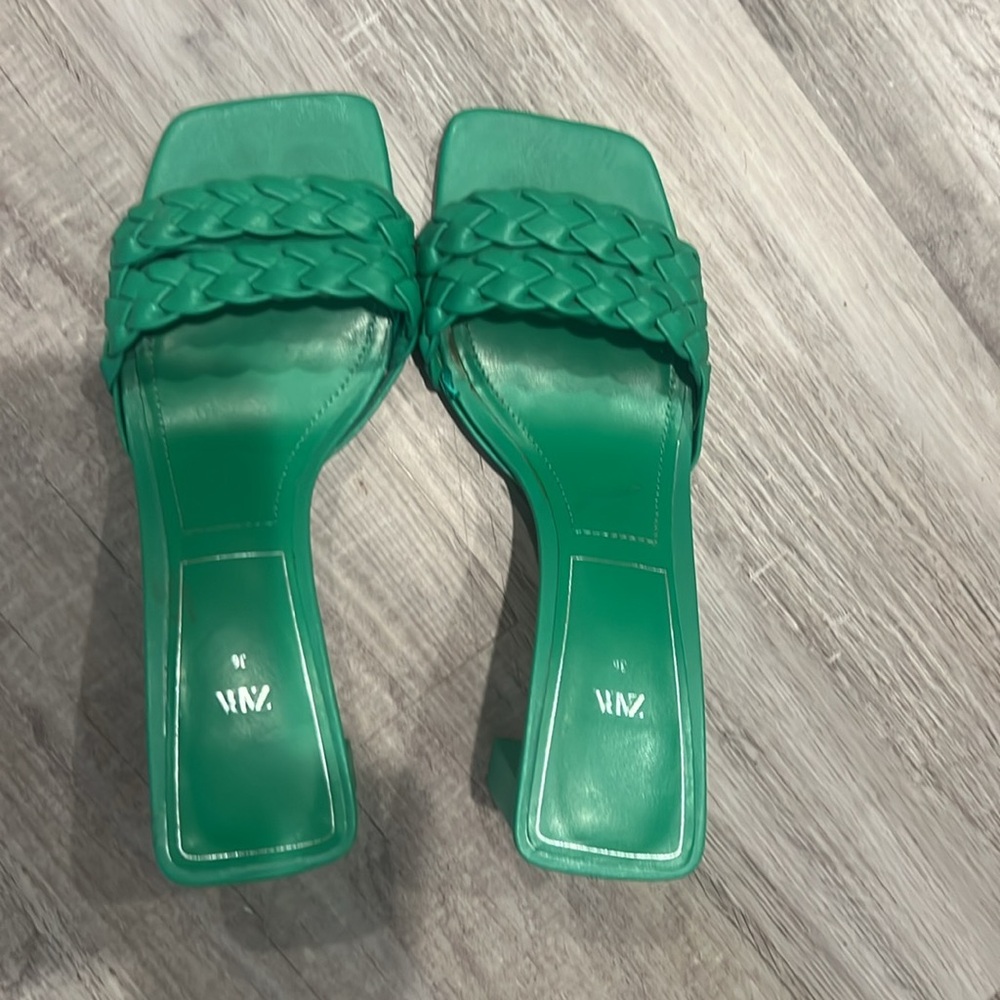 Zara Green Woven Slide Sandals